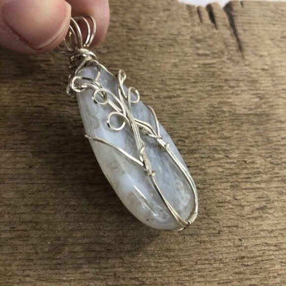 Crazy Lace Chalcedony Agate Necklace Pendant - Picture 3 of 5